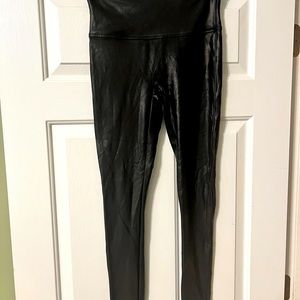 SPANX FAUZ LEATHER LEGGINGS SIZE MEDIUM